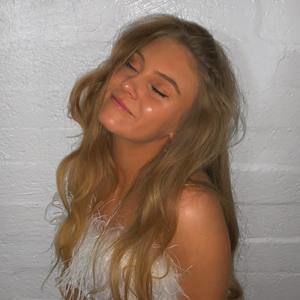 Meet your Posher, Daphne